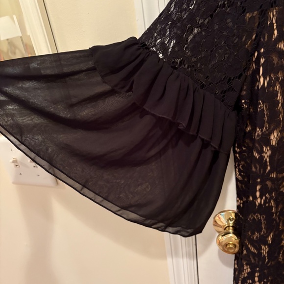 Karen Kane Black Dress size XL like new. Lacey overlay look and fabulous sleeves - Picture 3 of 6